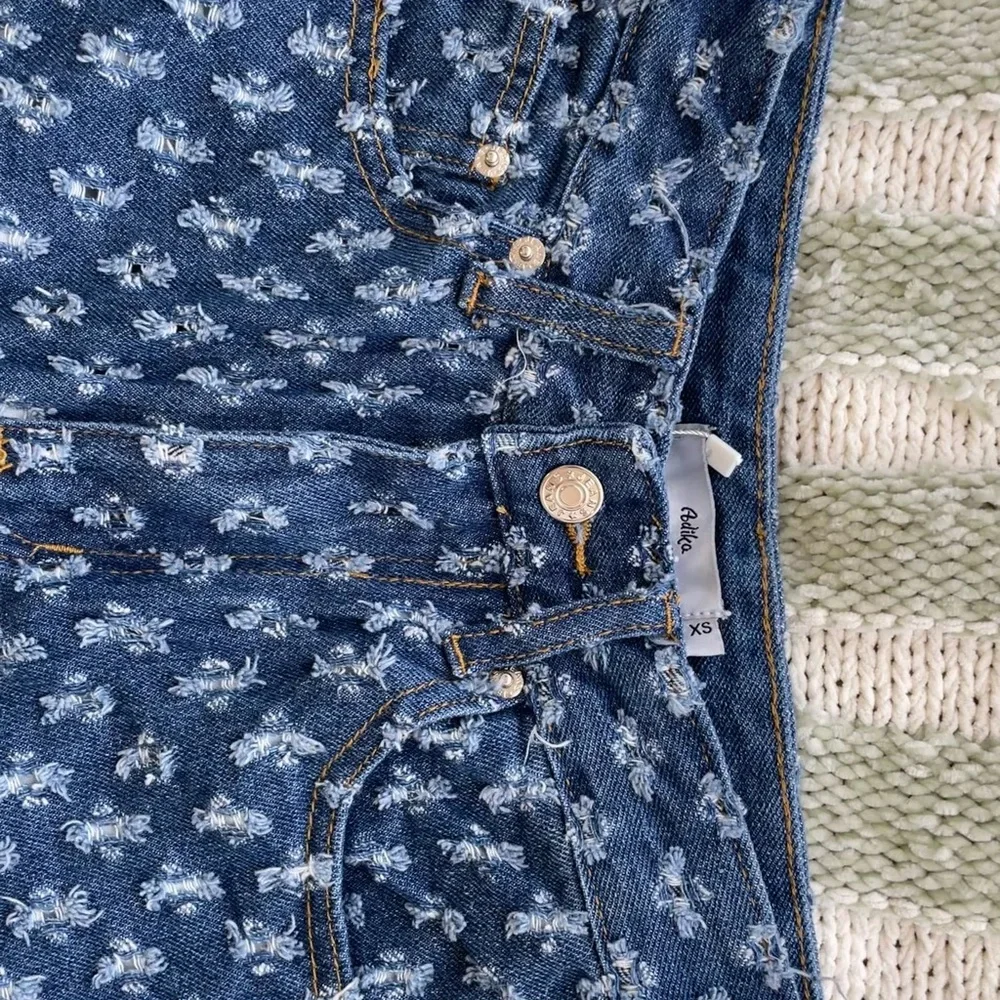 Adika Ripley Textured Pattern Distressed Jeans - Picture 3 of 4